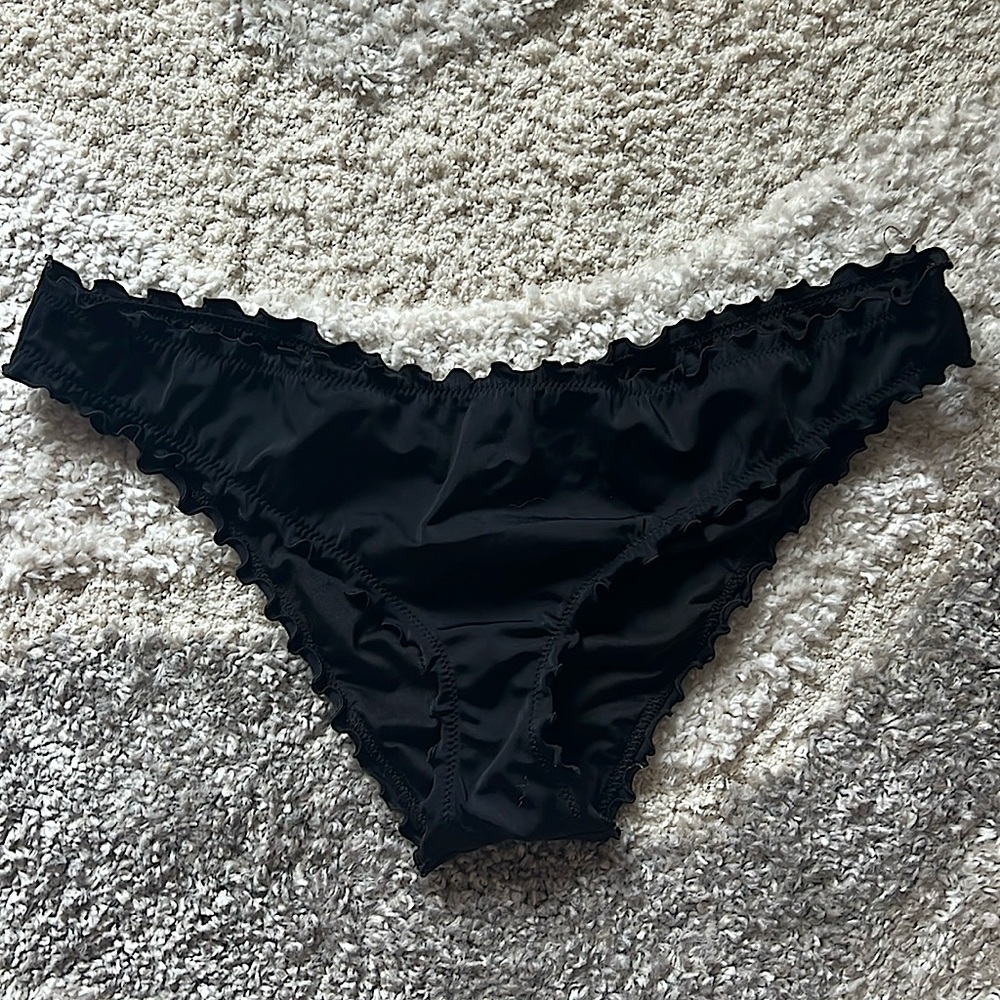 Scrunch butt bikini bottoms